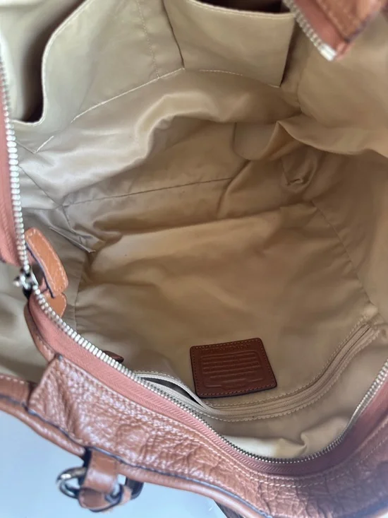 Coach Park Pebbled Leather Carrie Tote – Warm Brown with side pockets - Picture 6 of 11